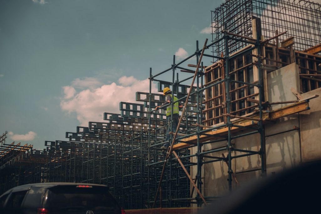Construction Accident Lawyer in Bellerose – building under construction